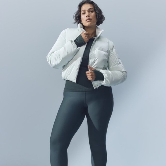 New with Tags! Athleta Summit Shine Cropped Puffer Jacket in Glacier (Size XS) - Picture 1 of 3